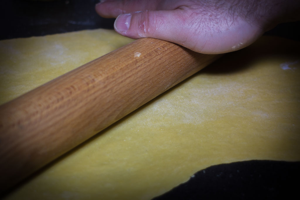Kako pripremiti svježu tjesteninu (tagliatelle) - valjanje